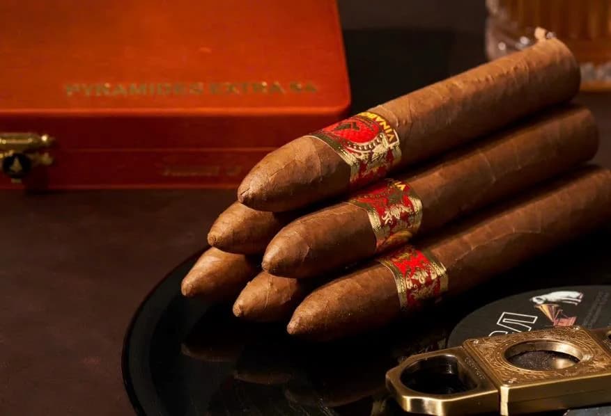 Cigar Pyramide Extra 54